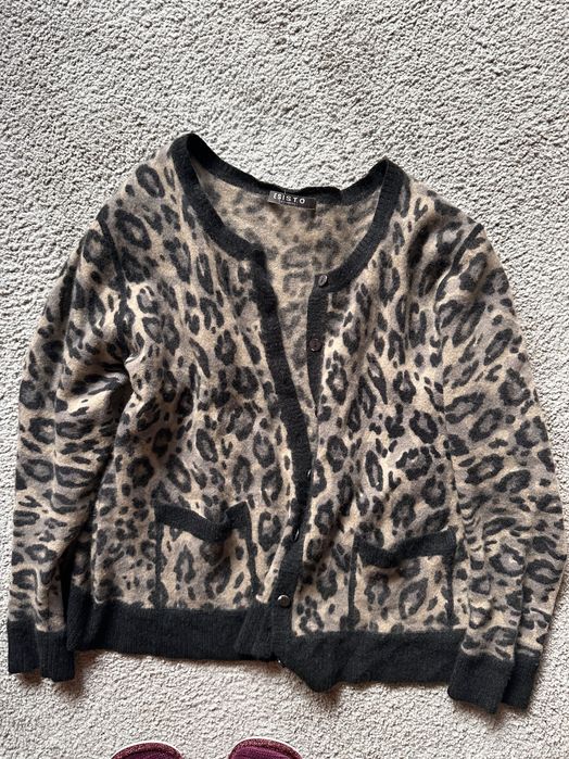 Кашмирен пуловер като нов