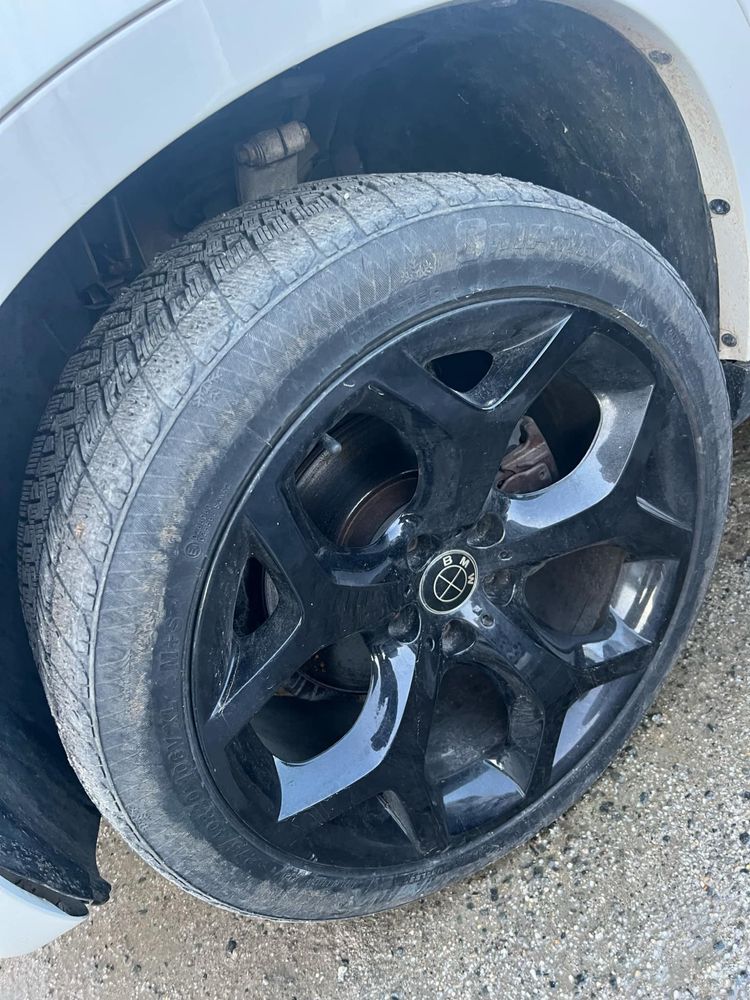 BMW E70 X5 3.0 si 272