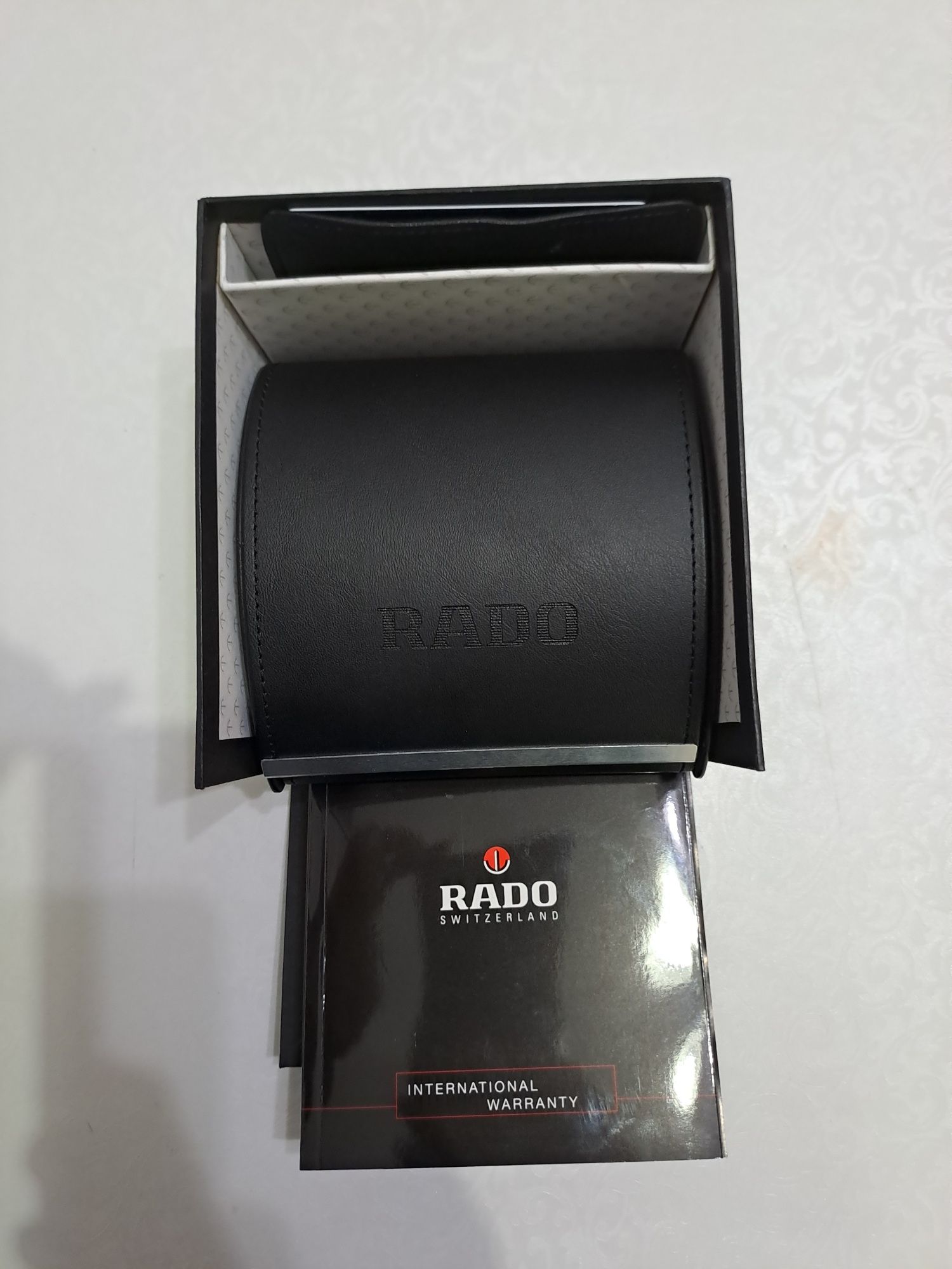 Часы швейцарские "RADO"