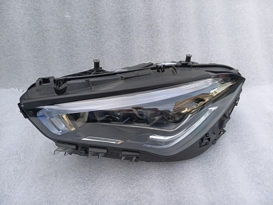 Фар ляв Mercedes CLA 118 Multibeam LED цла