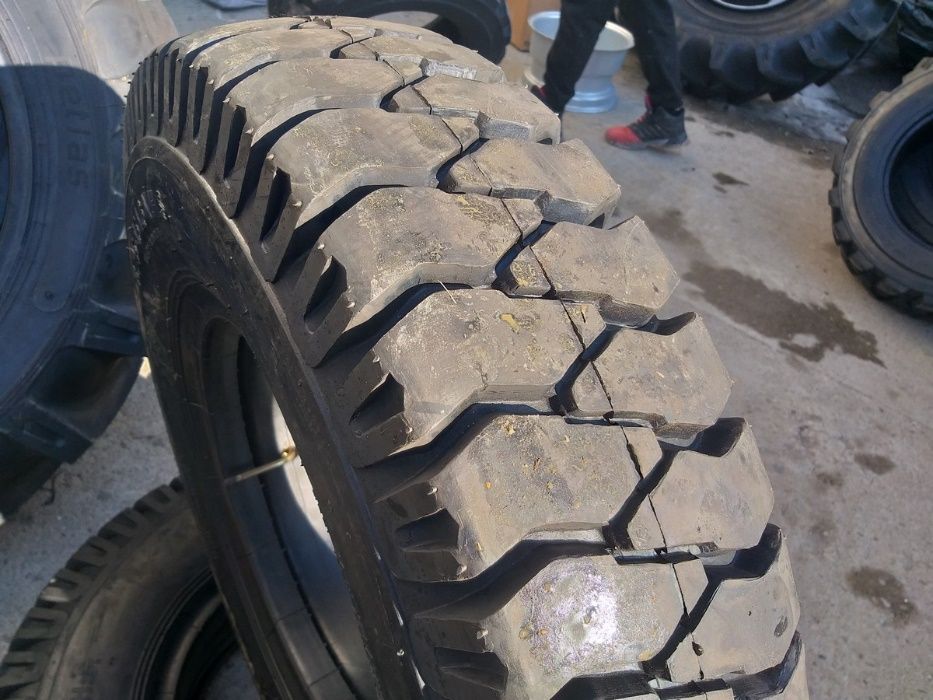 Cauciucuri noi remorca agricola 8.25-15 ARMOUR 14PR cu camera si talon