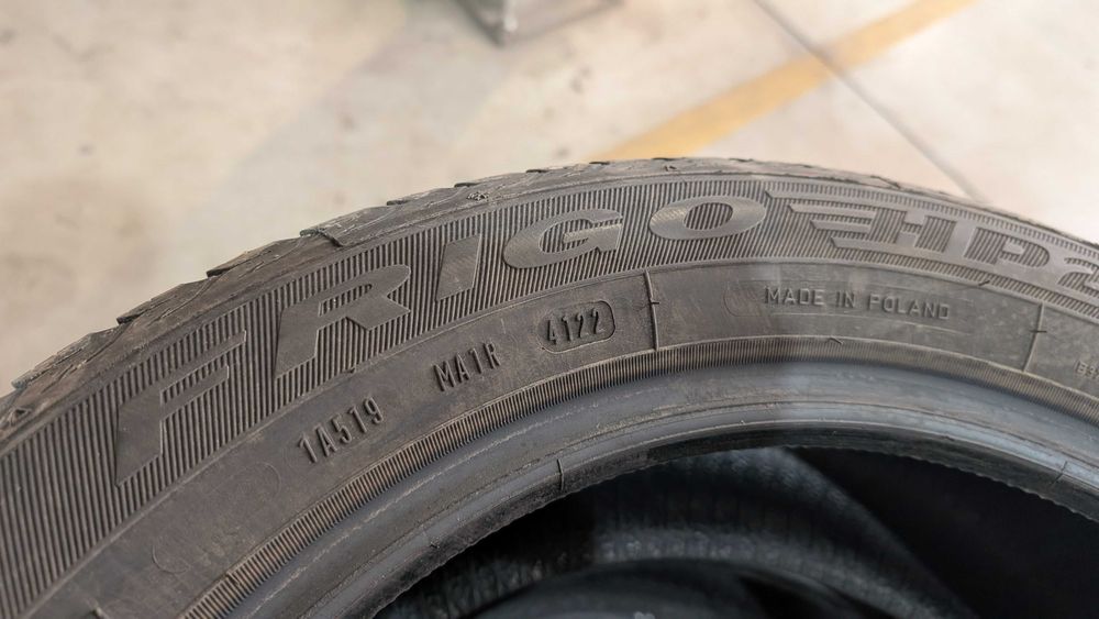 Vând Anvelope Iarnă DEBICA FRIGO 2 – 195/55 R16 – DOT 4122