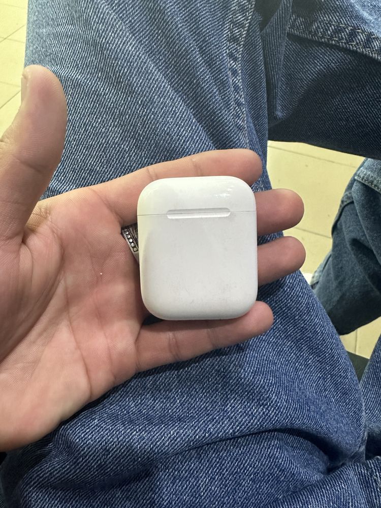 Наушники Apple AirPods