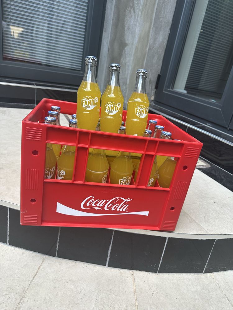 Koka kola komplekt tarasi butulkasi bilan birga