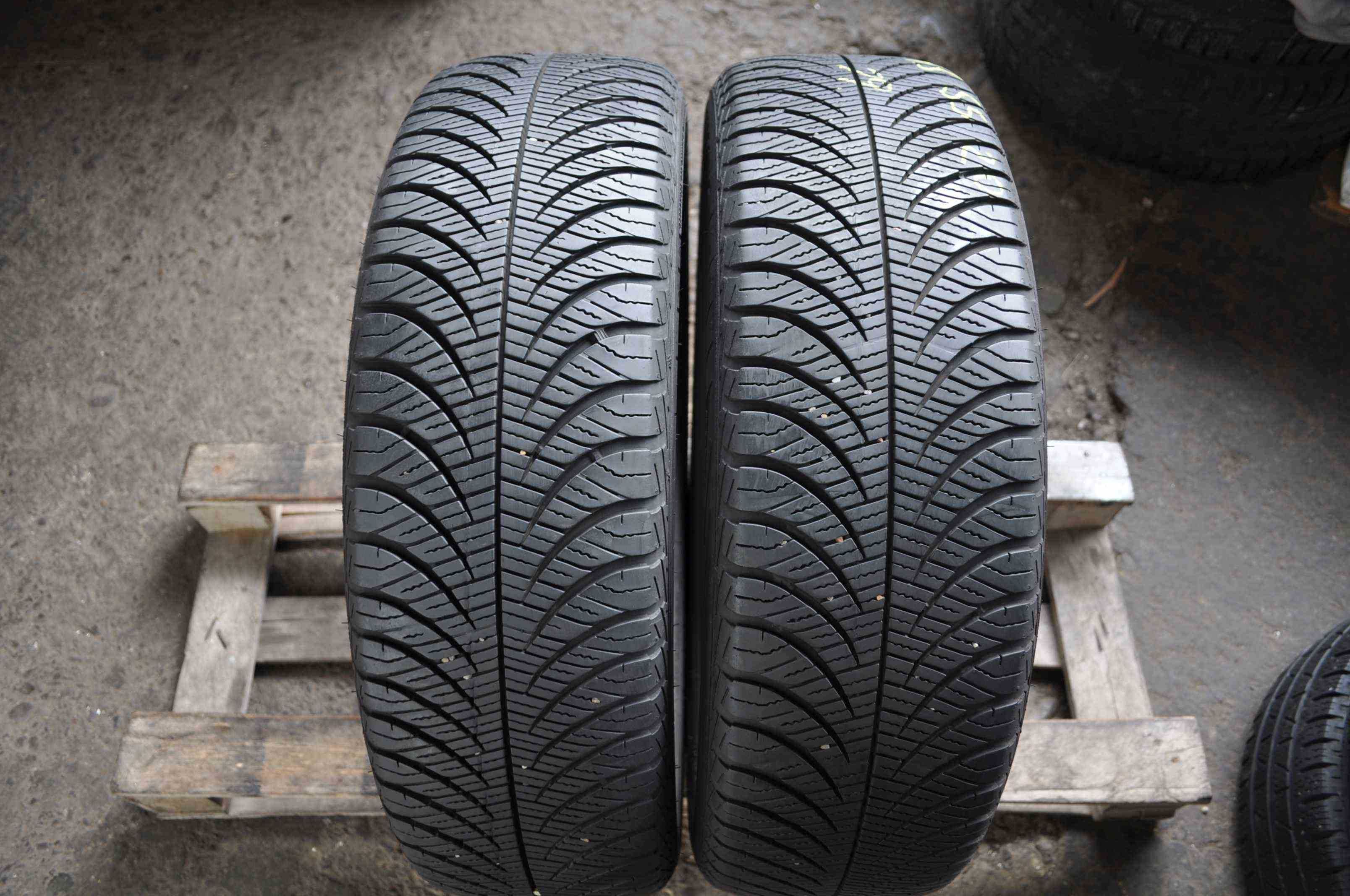 SET 2 Anvelope All Season 195/55 R20 GOODYEAR Vector 4Seasons gen2 95H