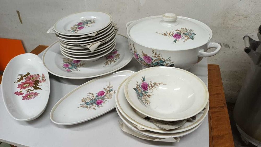 продам столовый сервиз