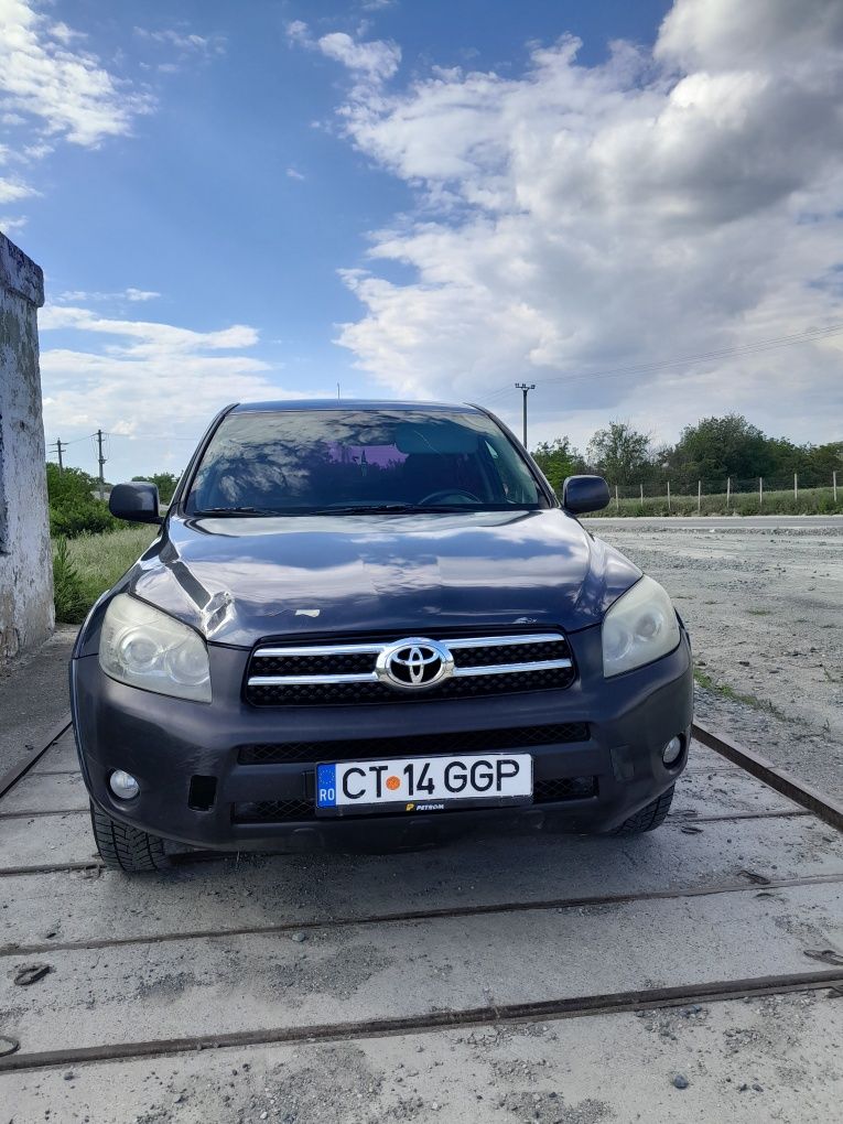 Vând toyota rav 4 an 2007 motor 2.2 , 177cp , 4x4