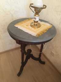 резной антикварный столик с мраморной столешницей