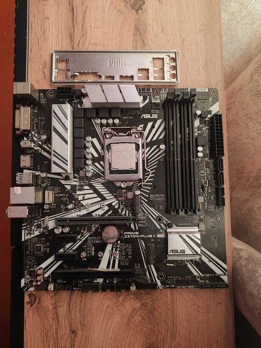 i5 8400 / ASUS Z370 / LGA 1151v2 / Комплект