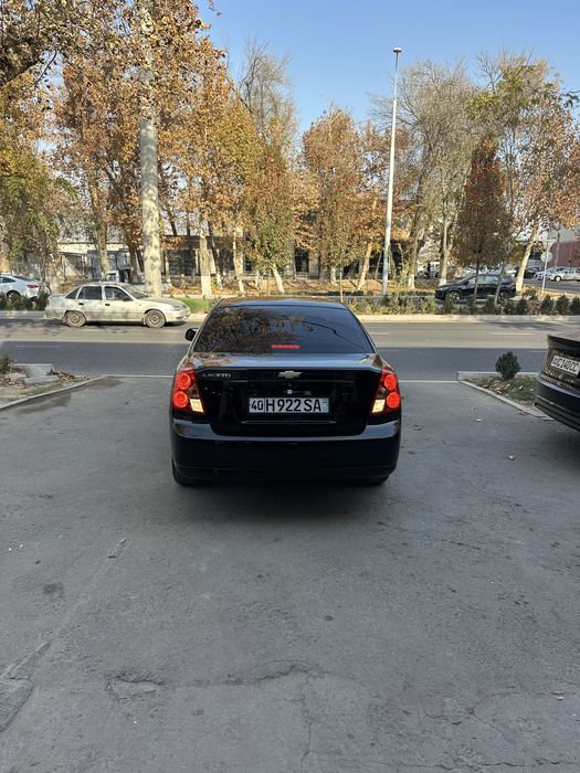 Jenyra 3 Qora avtomat srochna