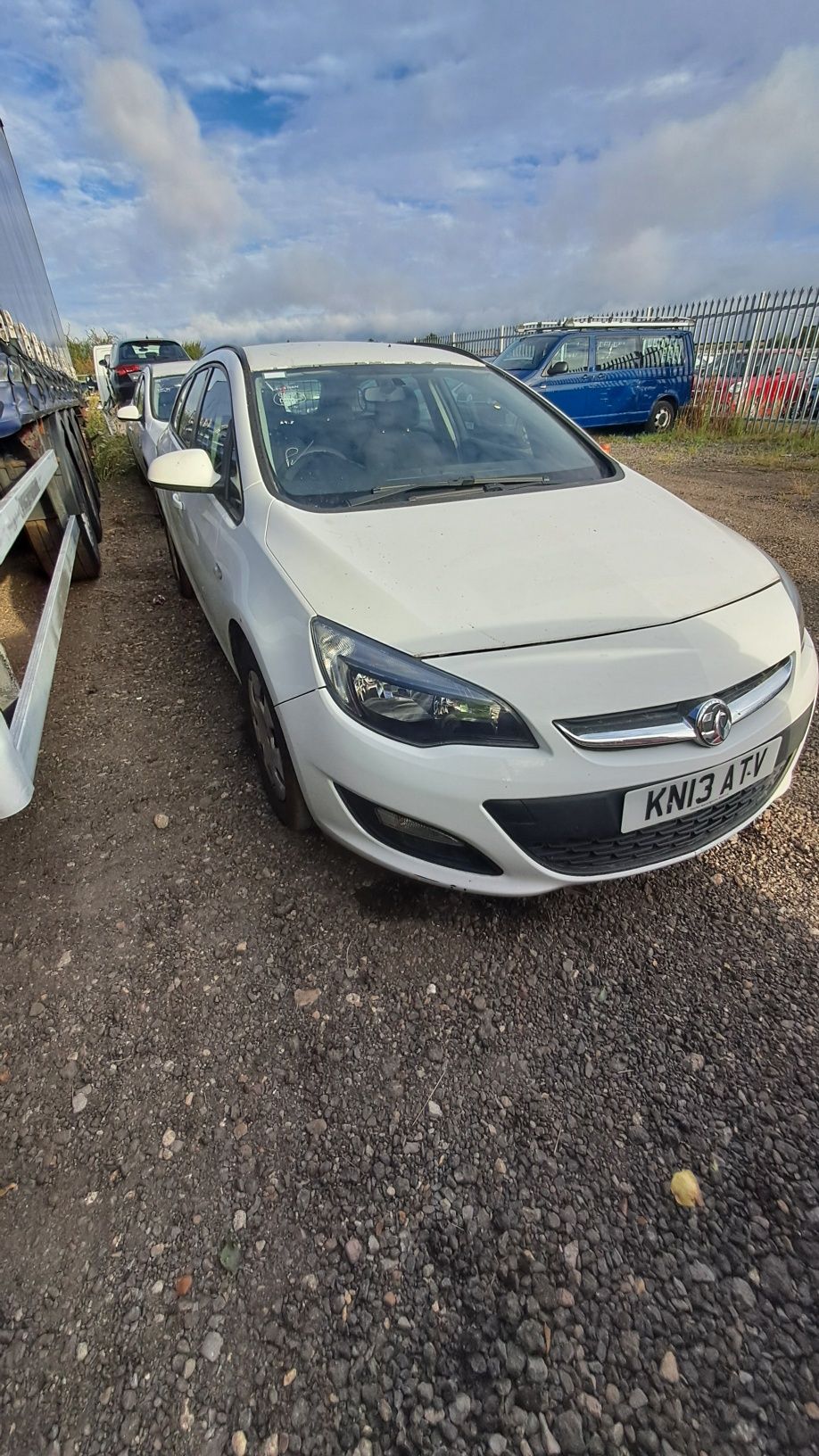 Dezmembrez 2 bucati opel astra 2013 motor 1.7 diesel A17DTS cutie vite