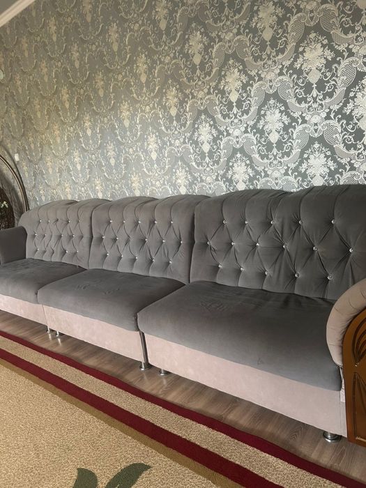 Продается мягкий мебель для гостиной комнаты