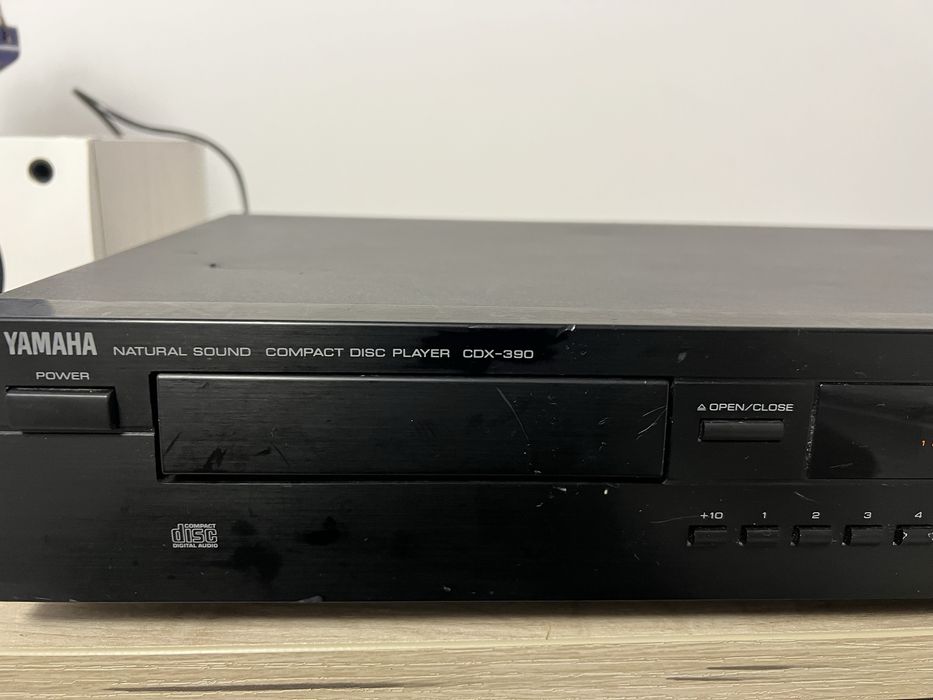 CD Player Yamaha CDX-390