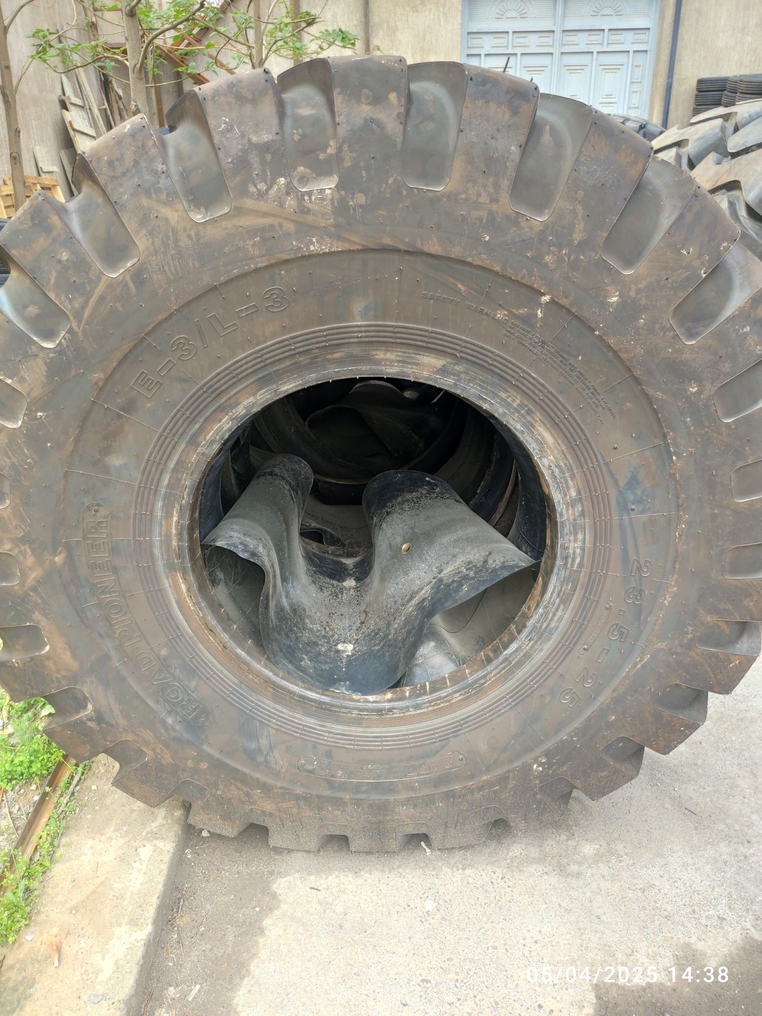 Roadpioneer 23.5-25 pagruzchilga balon