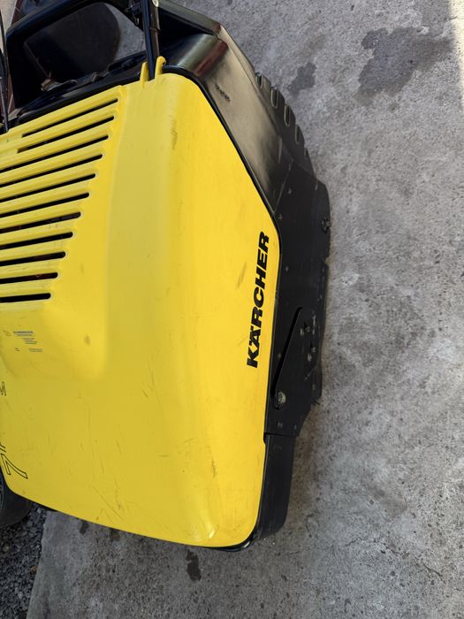 Aspirator curte karcher KSM 750 B Mătură benzina Măturatoare