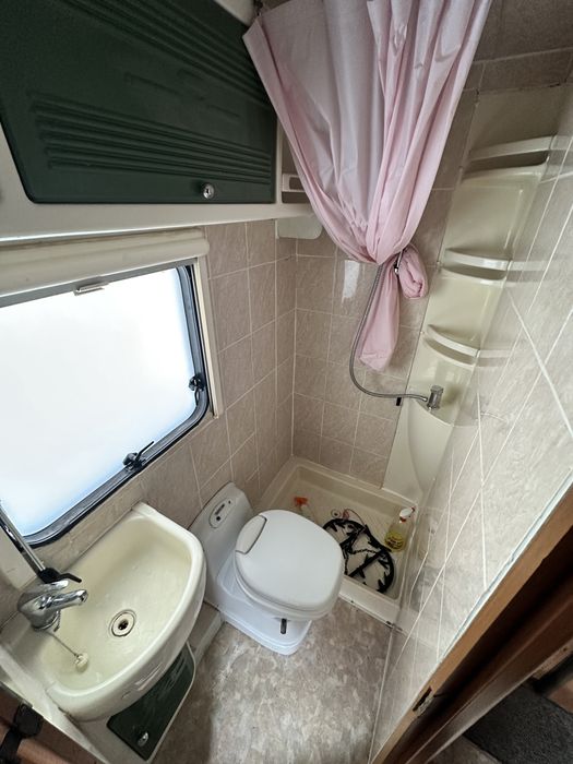 Autorulota Ford Anul 2000 Aer conditionat