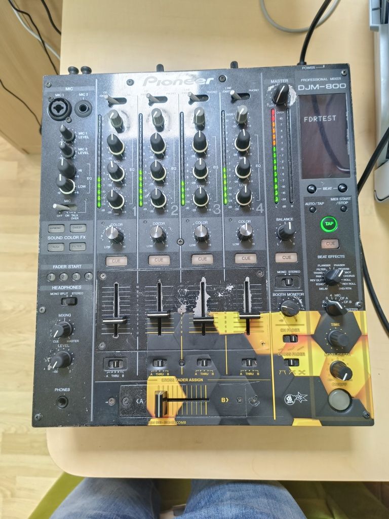 Vând mixer Pioneer DJM 800