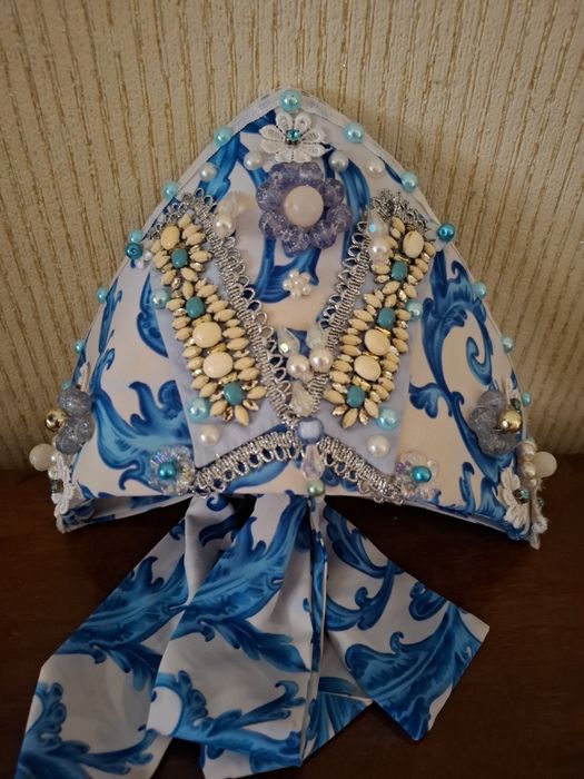 Кокошник ручной работы