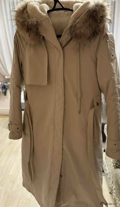 Продаю зимнию куртку в отличном состоянии