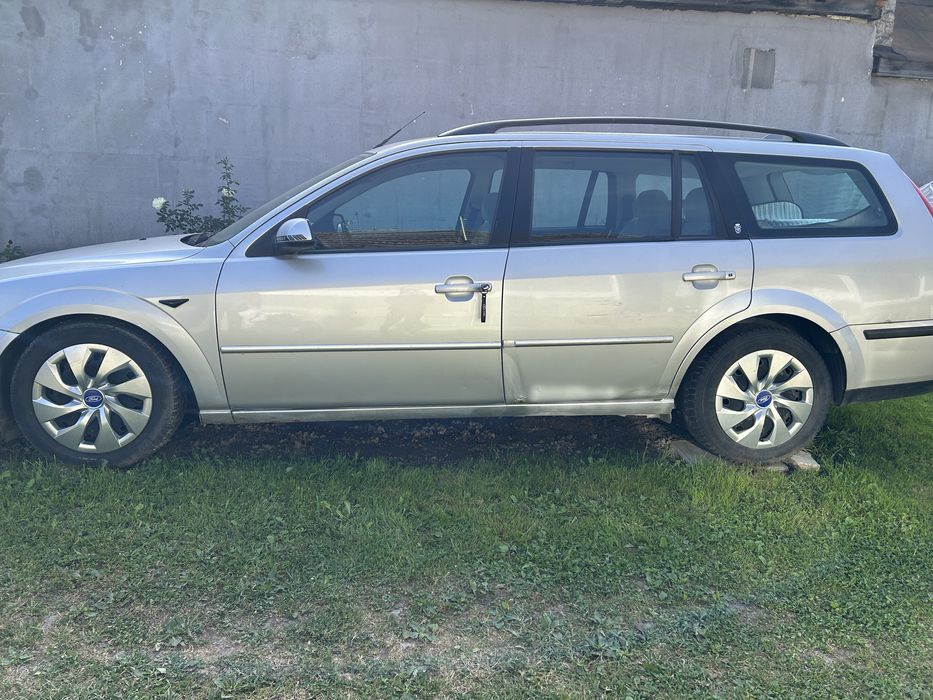 Ford Mondeo.