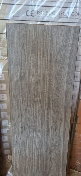 Laminat sotiladi optom