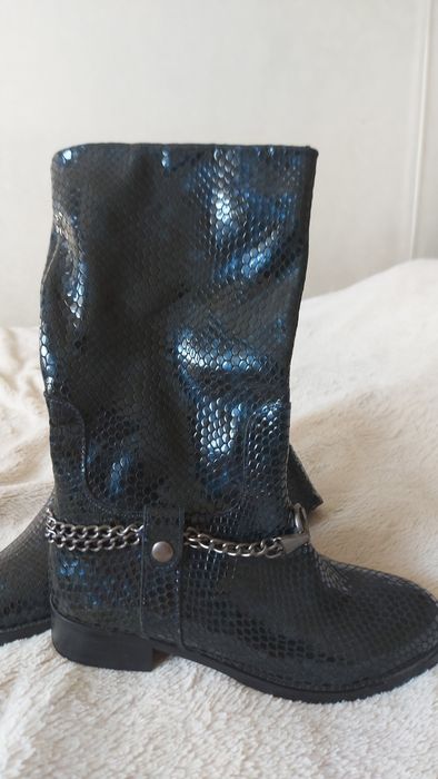 Сапоги демисезонные. 37 размер.  Кожанные,  пр-во Турция.