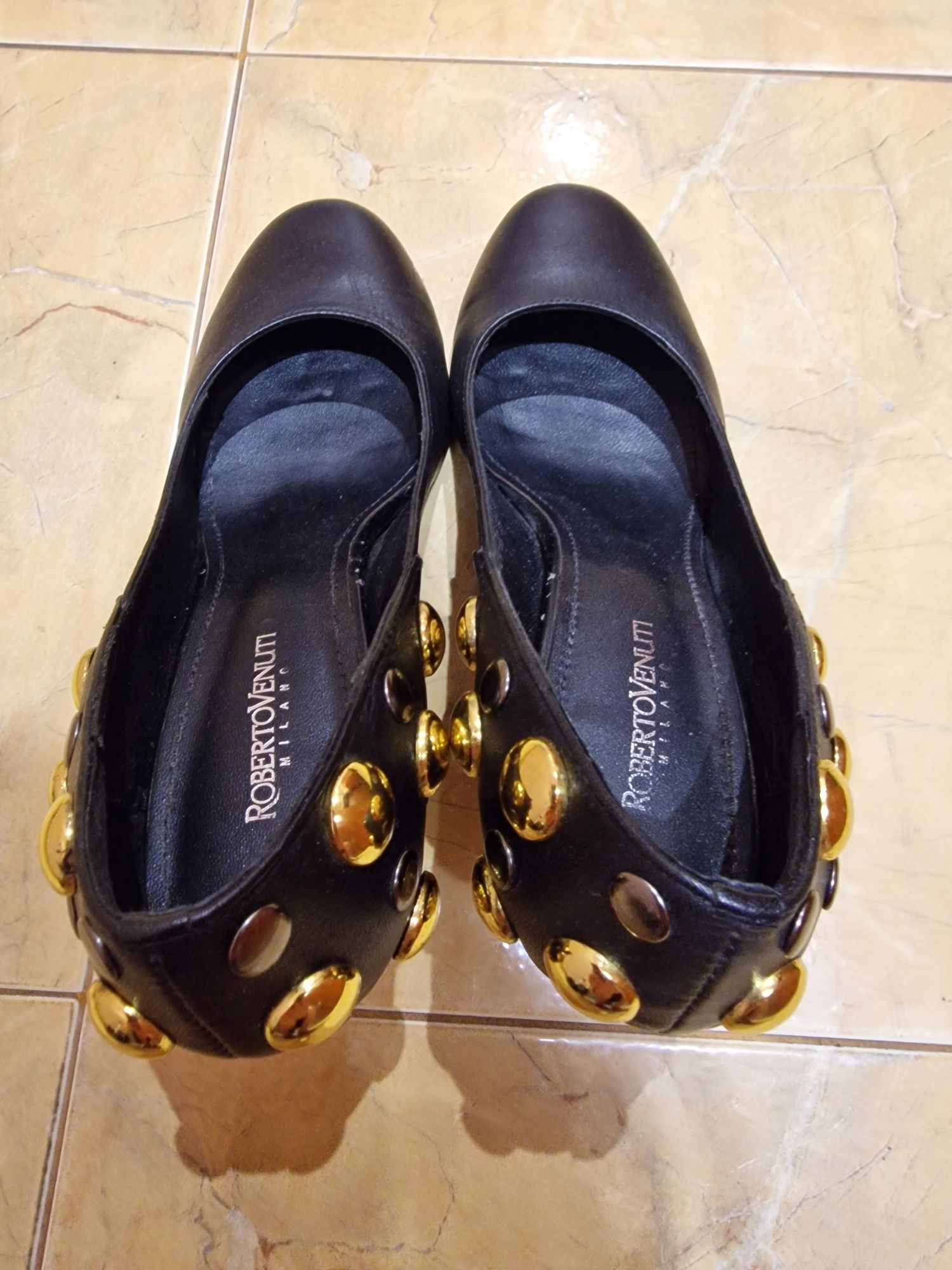 Roberto Venuti обувки