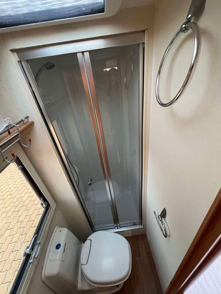 Compass omega pat matrimonial mover cabina de dush inm ro