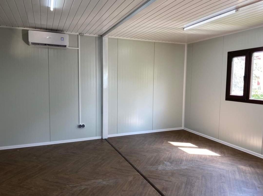 Vand containere trimit în toată țara fără nici un avans