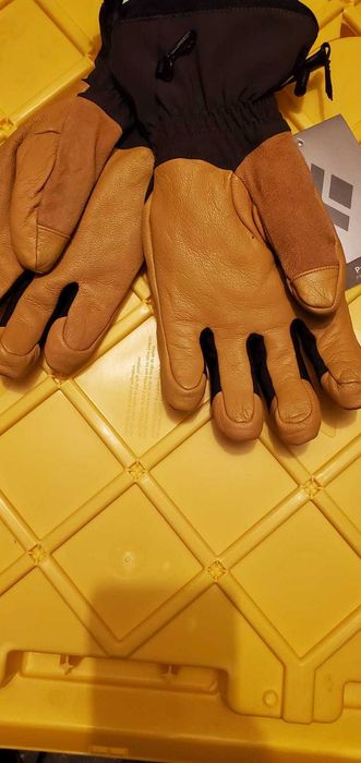 Manusi schi Black Diamond Patrol, noi