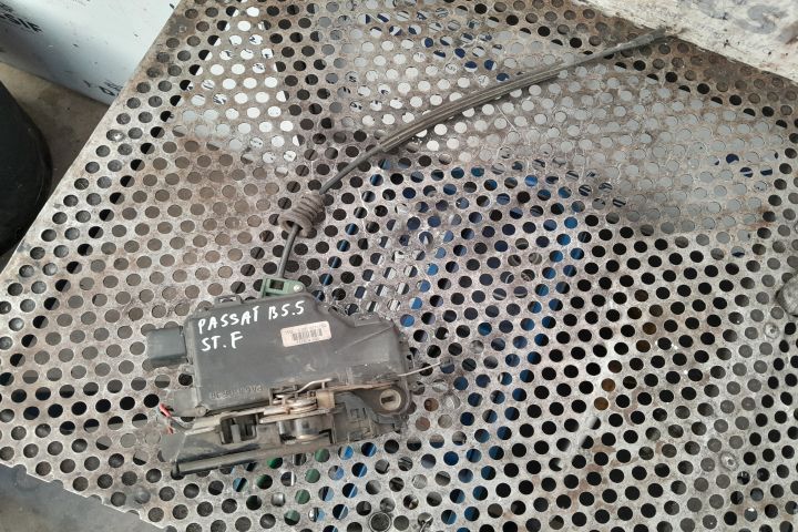 Broasca usa fata stanga 15QC3B1837015Q, 117674103 Volkswagen VW Passa