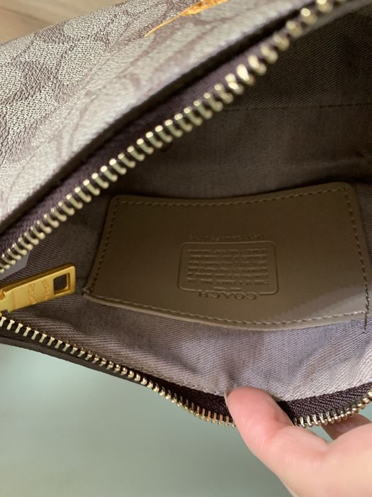 Малка манта Coach