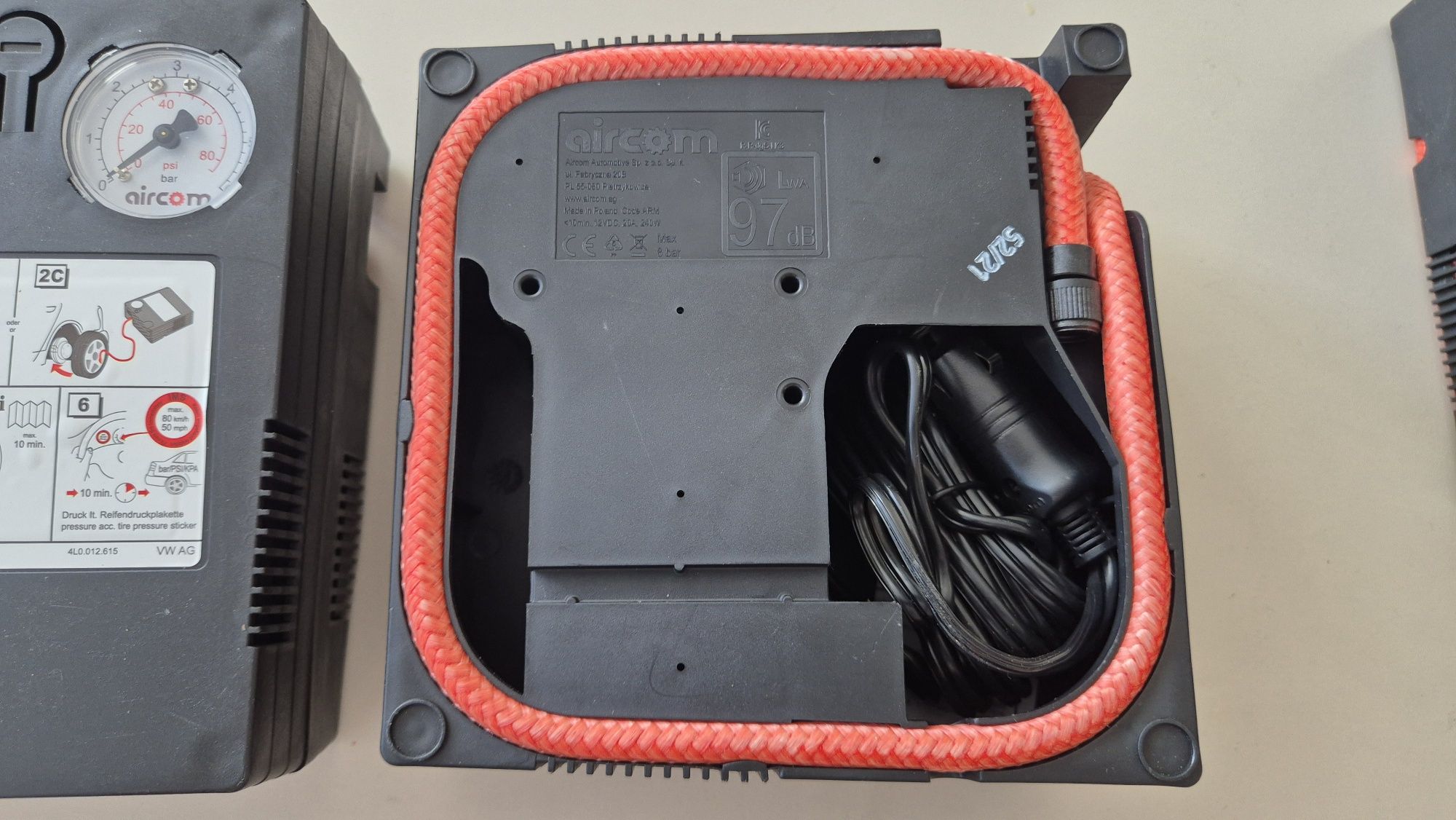 Компресор за гуми НОВ Оригинален  и мощен 240w
