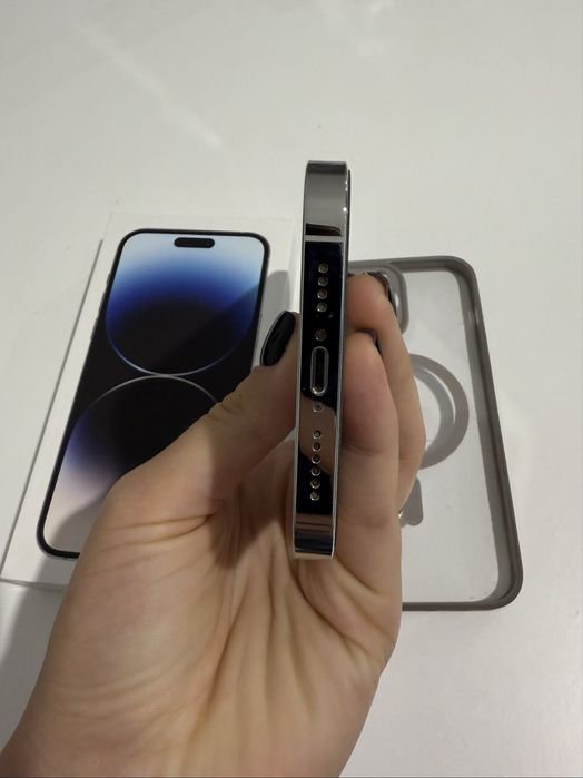 Vând iPhone 14 Pro Max 512GB.