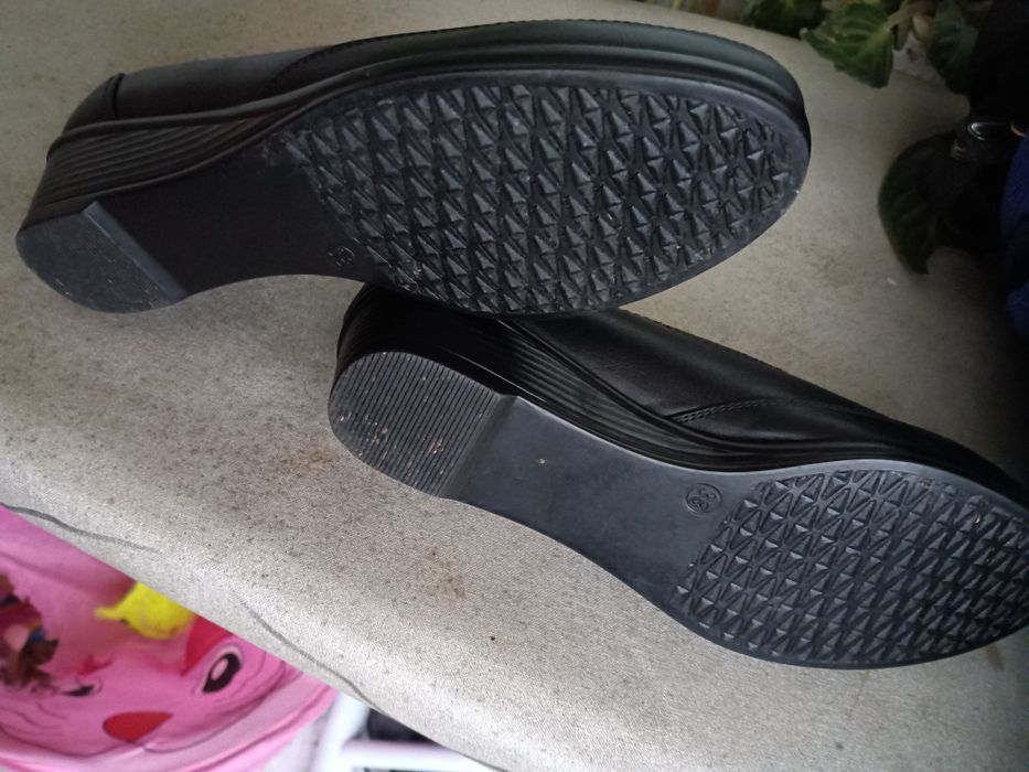 Дамски обувки нови