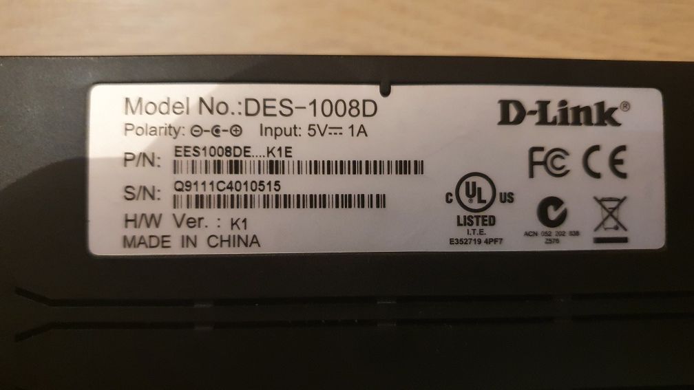 D-Link DES-1008D Switch 8 porturi Curier OLX