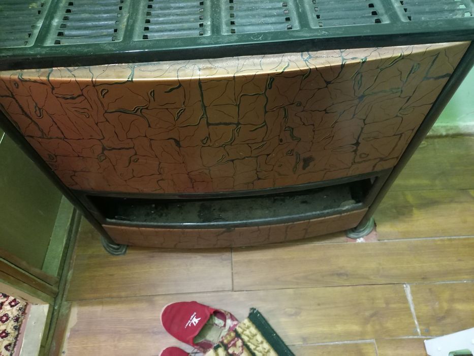 Эронни печкаси. Сотаман холати яхши. Б/у. Карши ш.