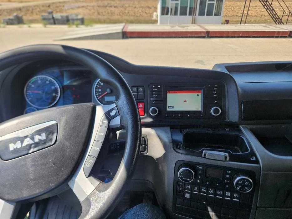 Cap Tractor MAN 560 CP