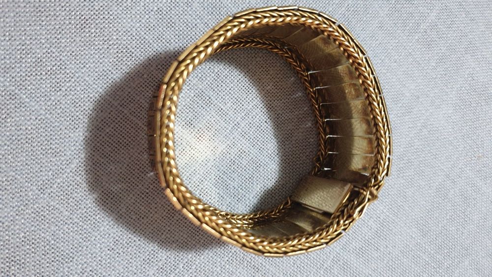 Изящна позлатена винтидж гривна