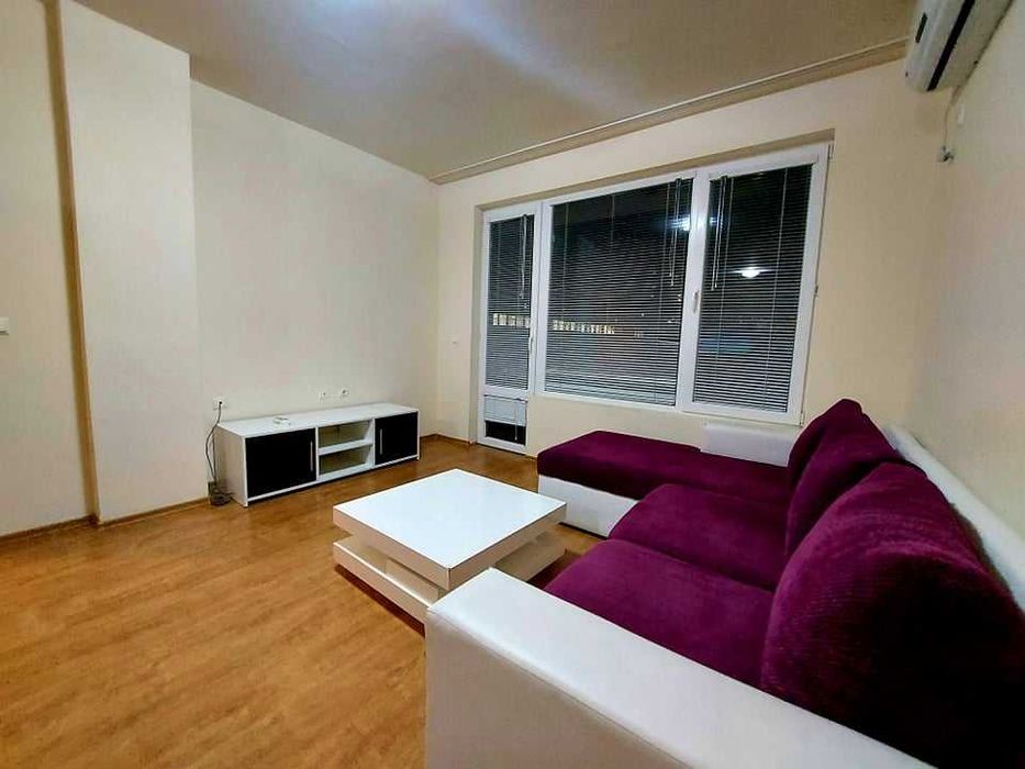 Дава се под наем Двустаен апартамент в Бургас, Славейков - 86 кв.м за 280.5 € - Снимка #1