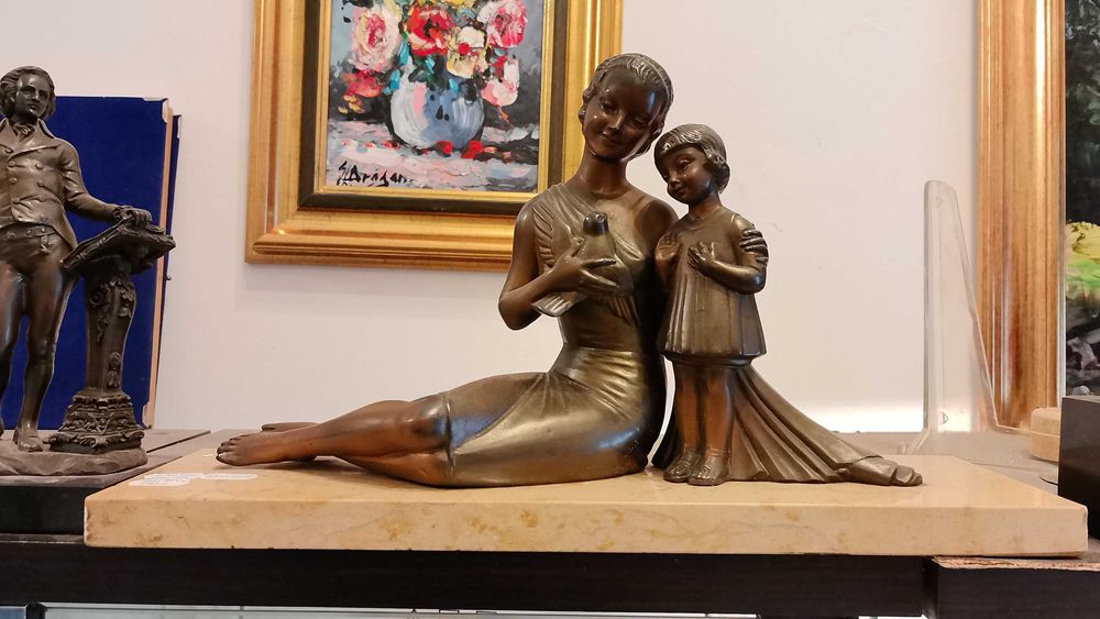 Vind statuie bronz domna cu copil
