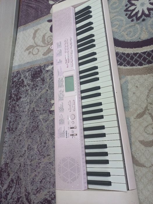 Продаётся синтизатор