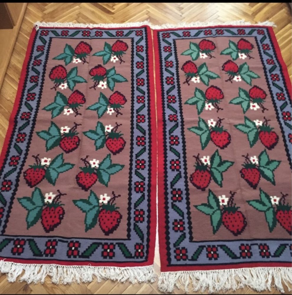 Чипровски килим ,,Ягодите’’