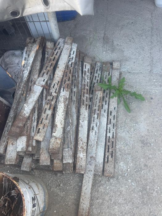 De vânzare popi metalici,montanți, furci , trepiezi