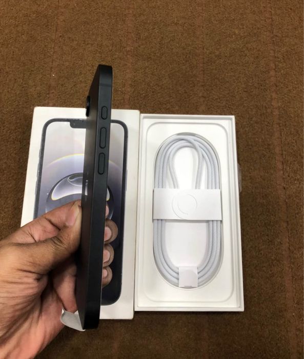 iPhone 16 E  / 100% Bateria / Garantie  / Accept Schimburi