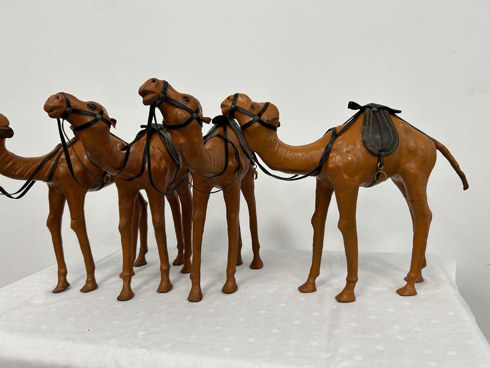 Статуетки камили от Paper Mache Р133