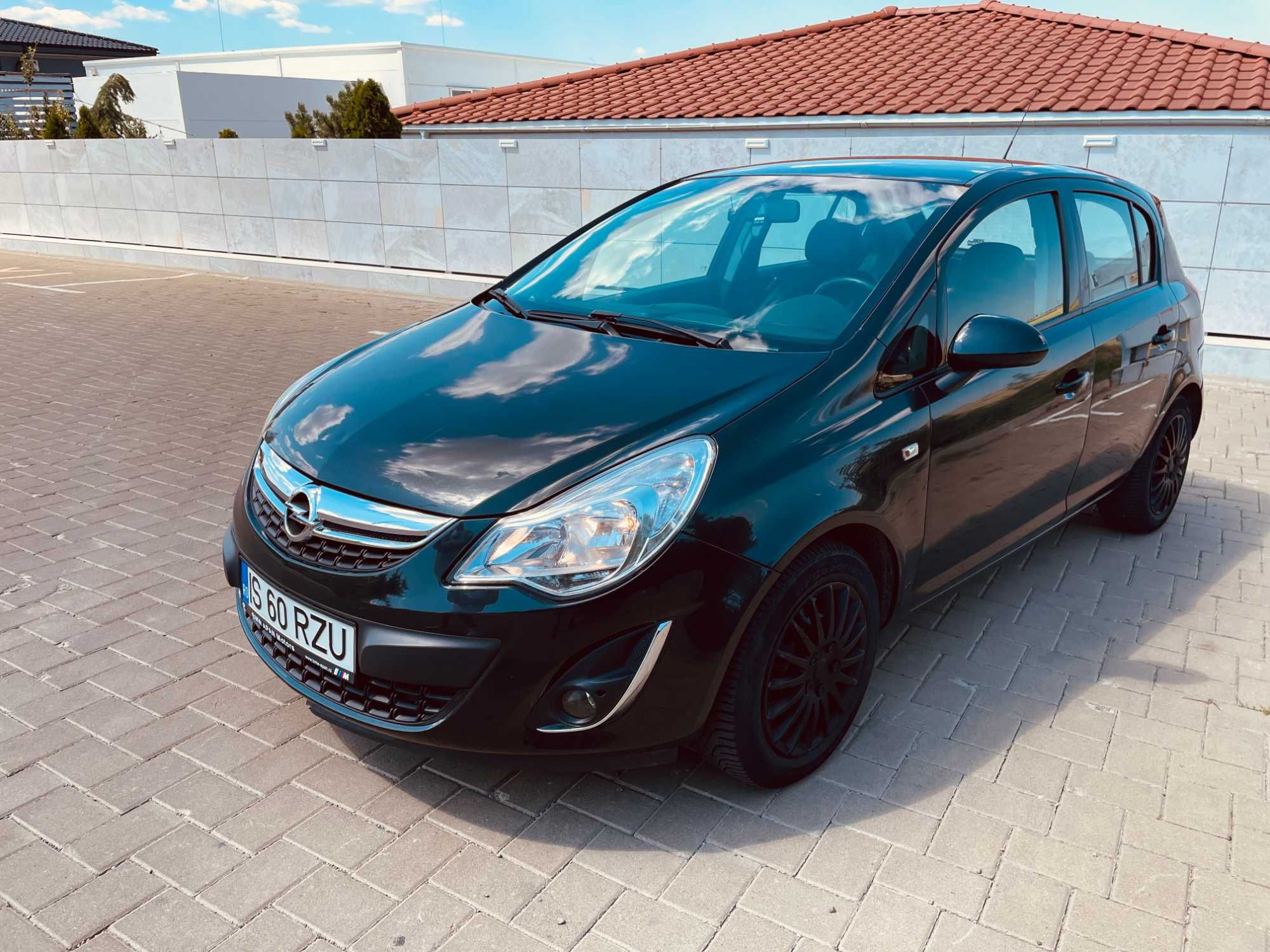 Opel Corsa D 2012 benzina + GPL