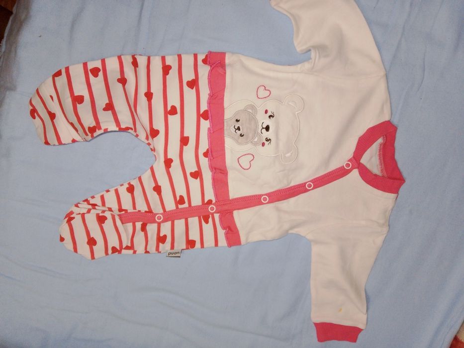 Продам одежки на новорождённую девочку