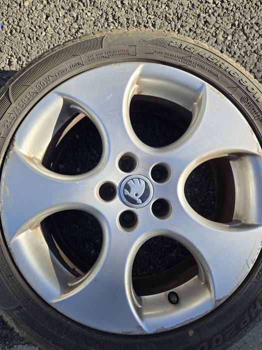 Jante aliaj Skoda 5x100 pe 16 cu anvelope vara