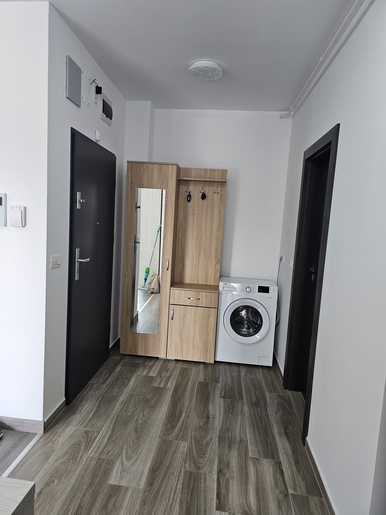 Inchiriez apartament în regim hotelier 220